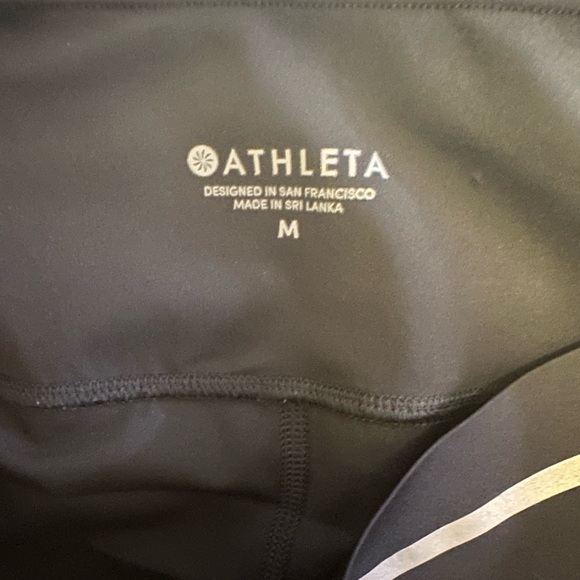 Athleta Skort Size Medium Made Of Polyester and Spandex. - Picture 3 of 8